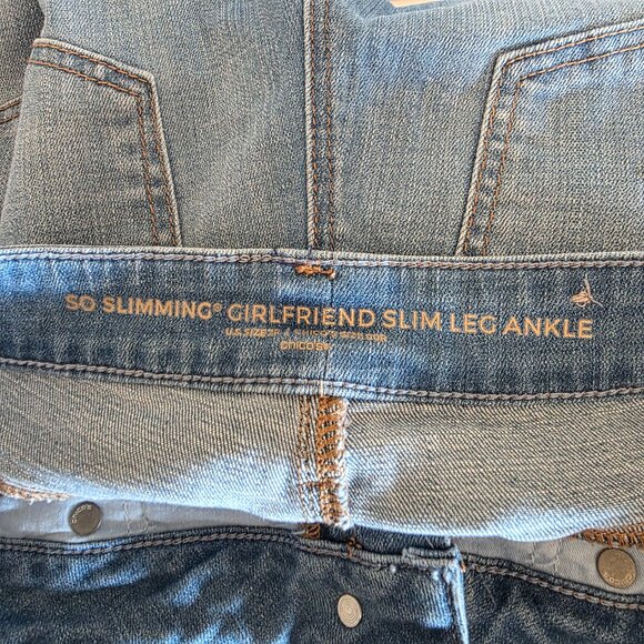 Chico' So Slimming Girlfriend Slim Leg Ankle Blue Denim Floral Print 00R - 2R - Picture 8 of 10